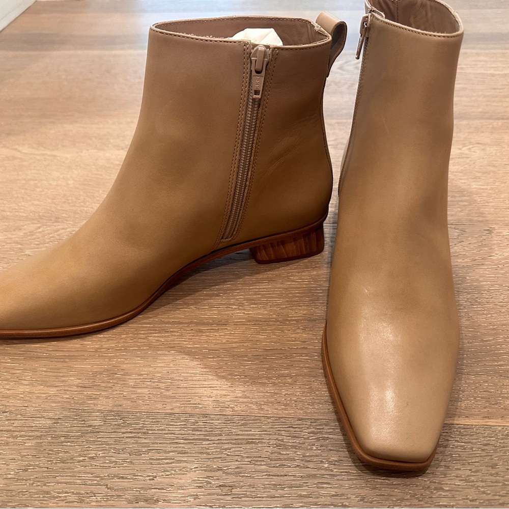 Bernardo Women's Tan Ankle Boots 9.5